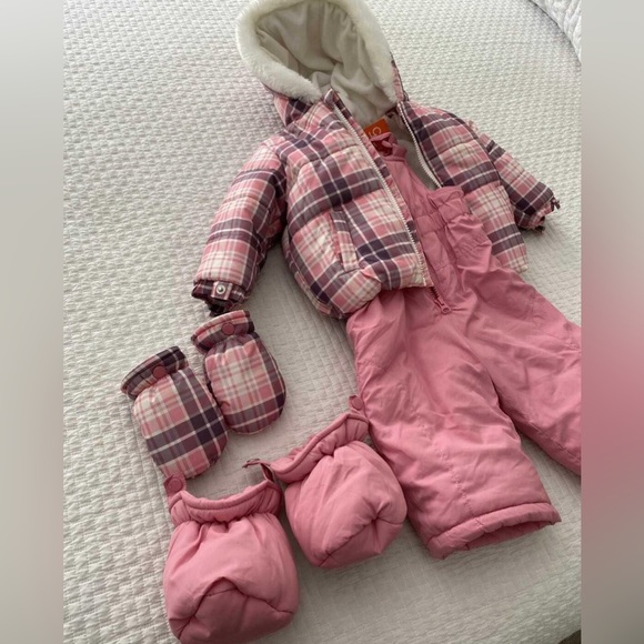 NWT Baby girl snowsuit - Picture 3 of 5